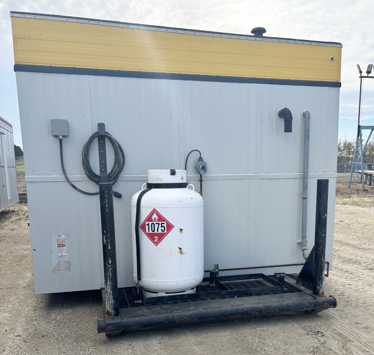 2006 Renovated Skidded Lavatory – Ready to Work!