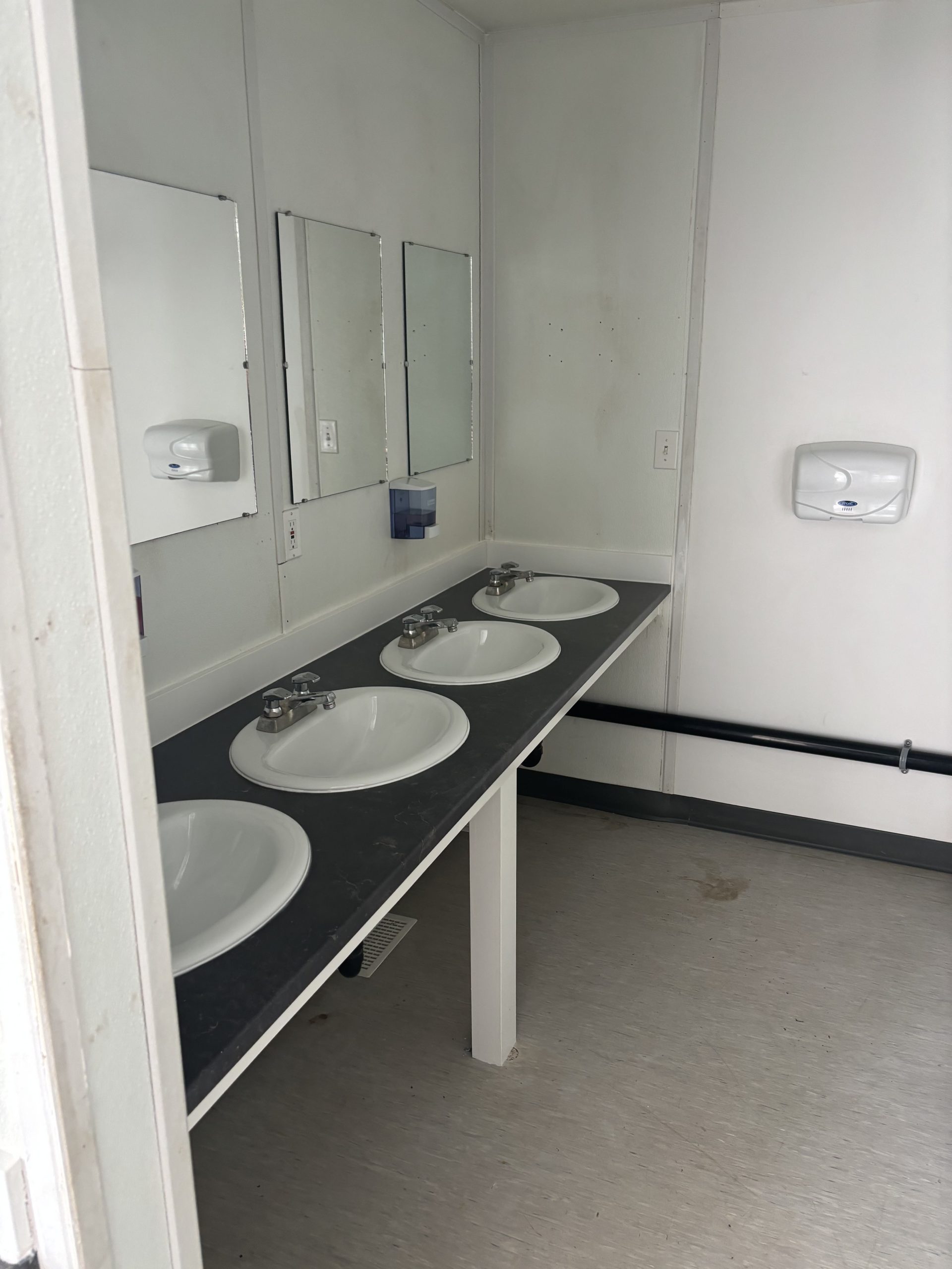 2006 Renovated Skidded Lavatory – Ready to Work!