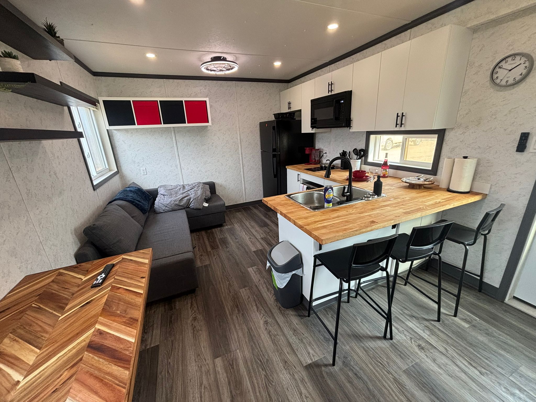 The Willow — 2 X  One Bedroom Self Contained Suites