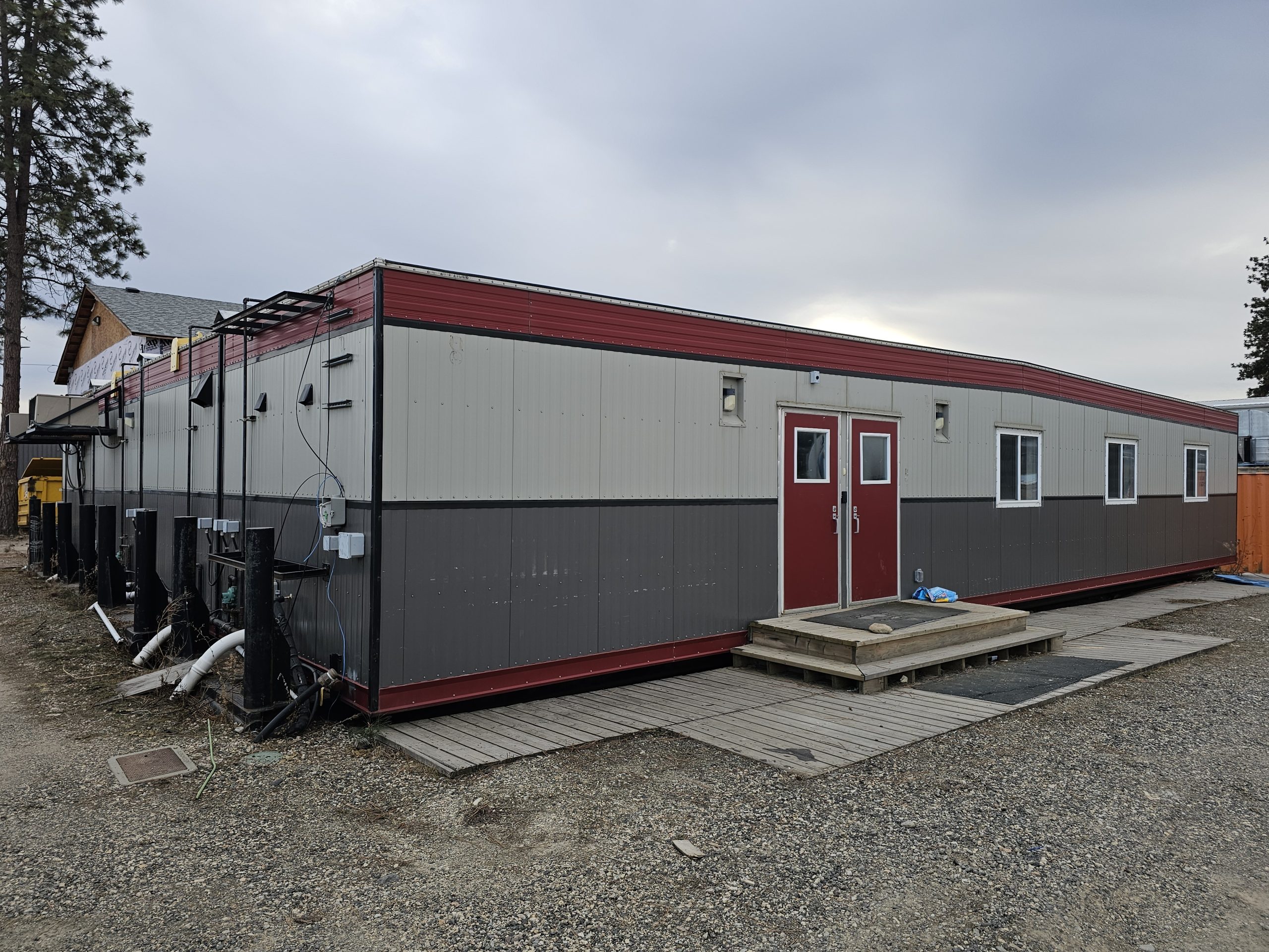 4 Unit Kitchen Diner Skidded