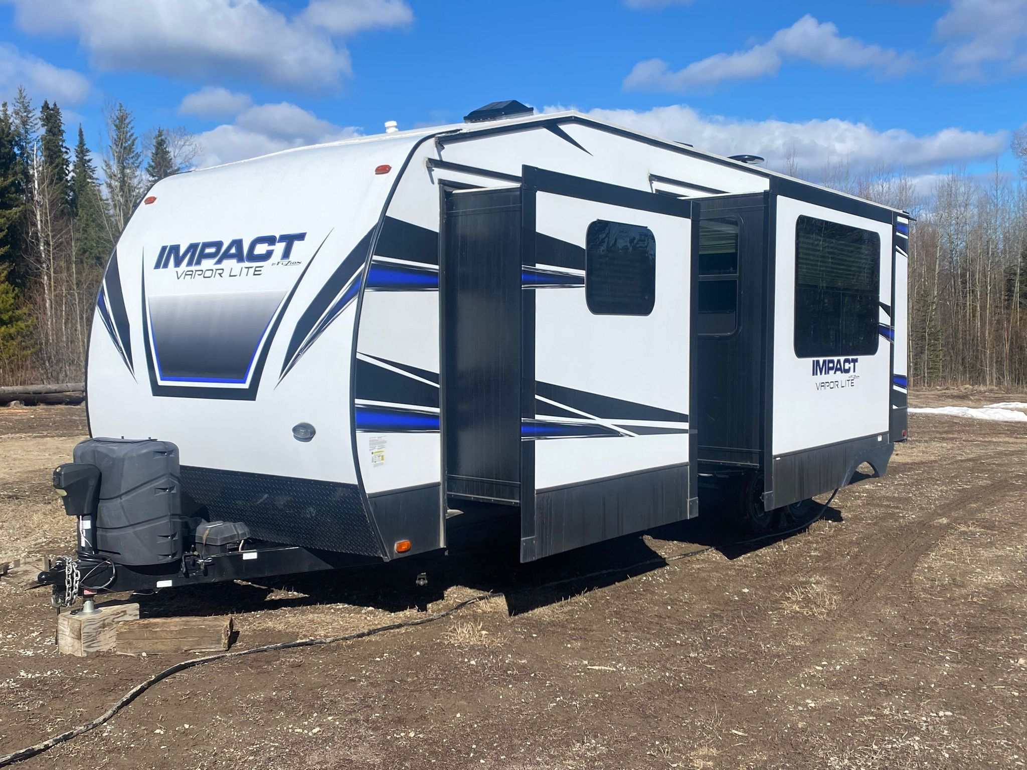 2019 Impact Vapor Lite 29V Toy Hauler