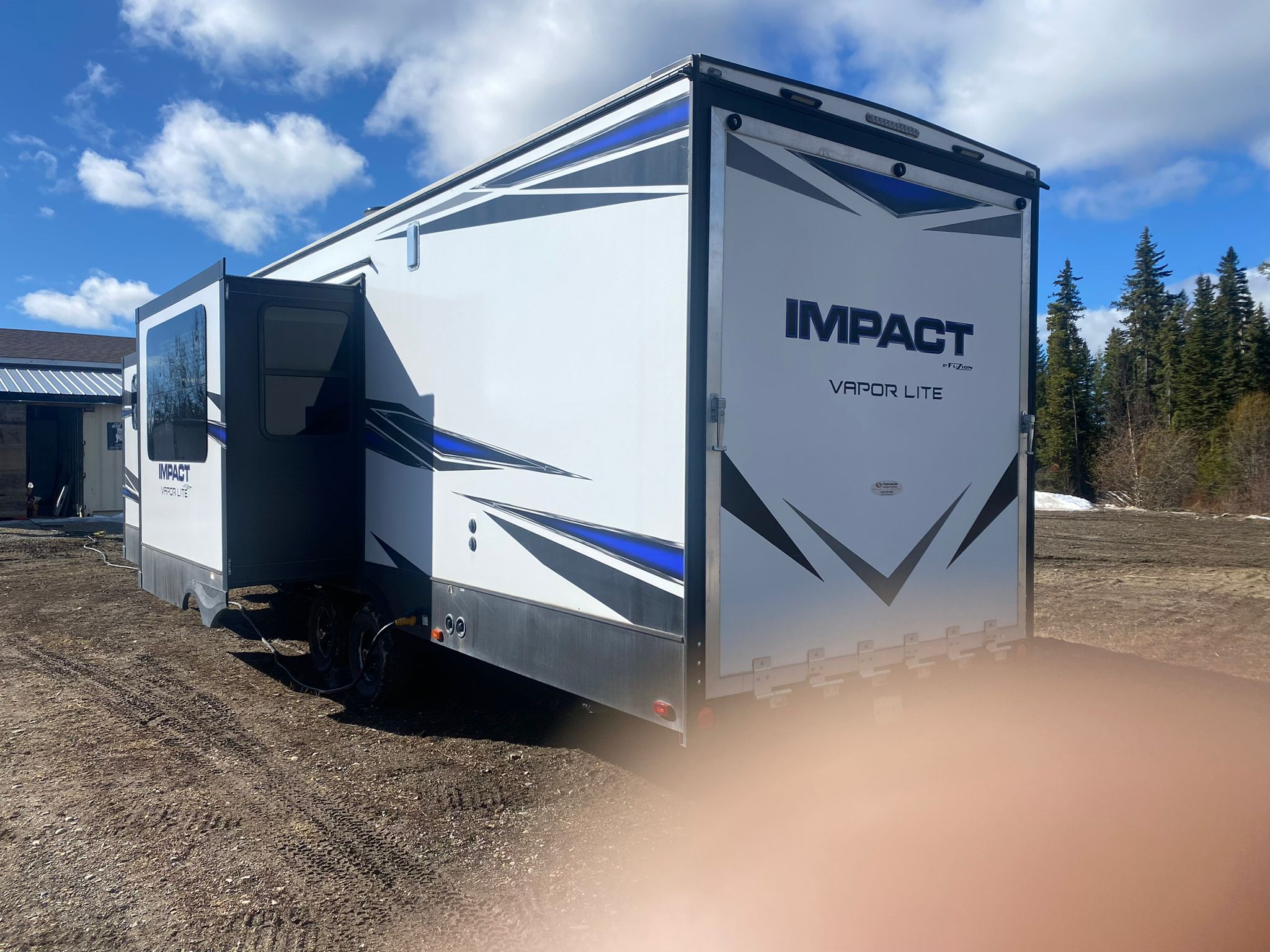 2019 Impact Vapor Lite 29V Toy Hauler