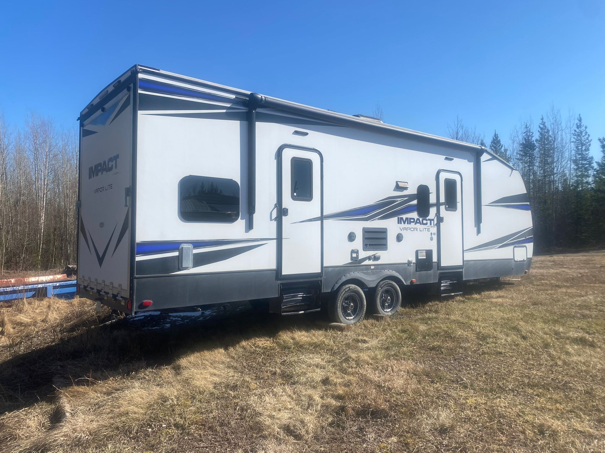 2019 Impact Vapor Lite 29V Toy Hauler