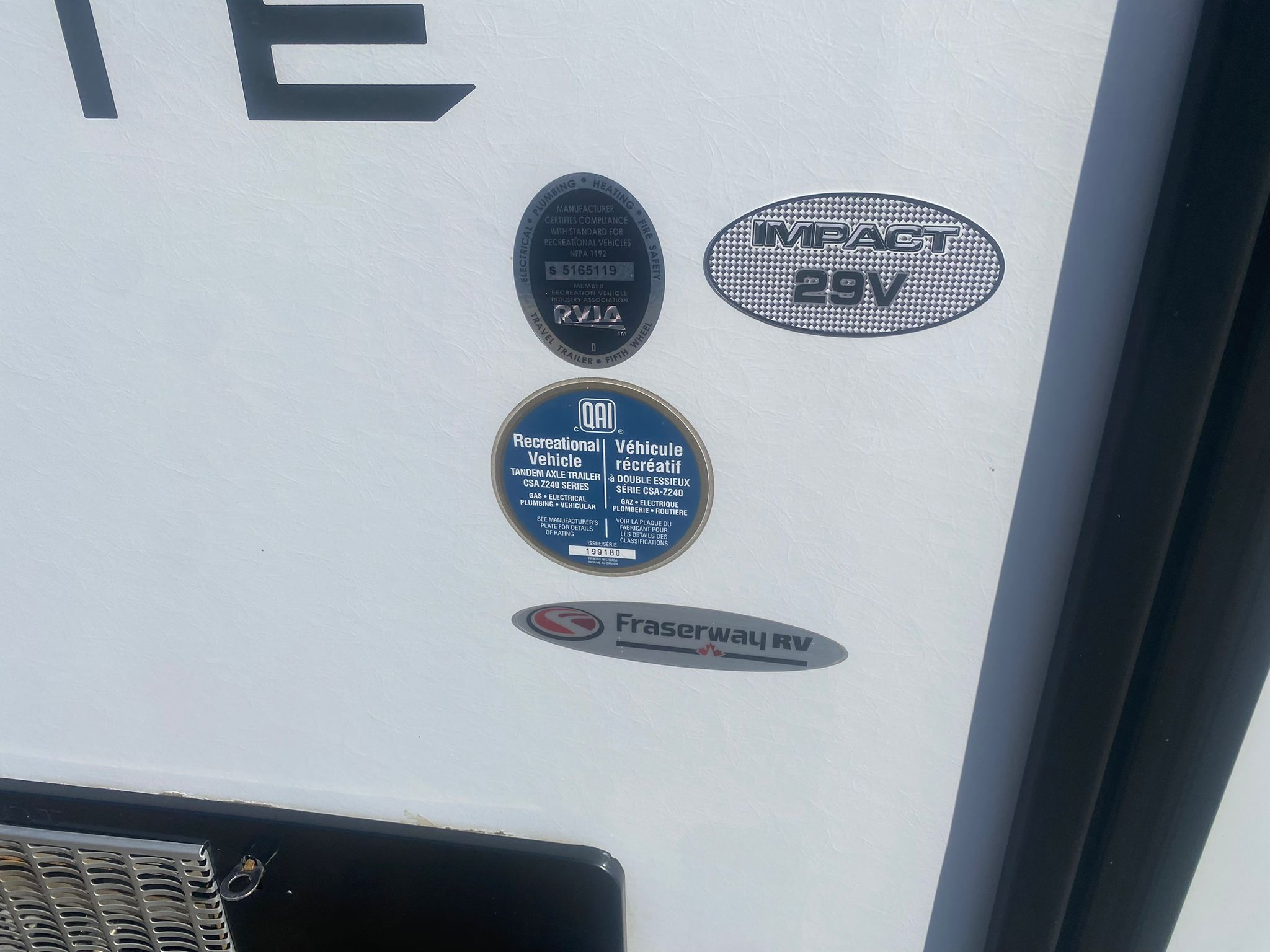 2019 Impact Vapor Lite 29V Toy Hauler